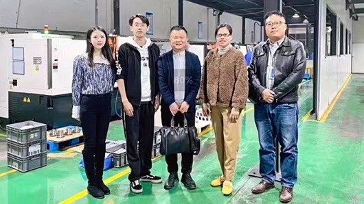 感謝啟迪領(lǐng)導來(lái)敝司交流指導